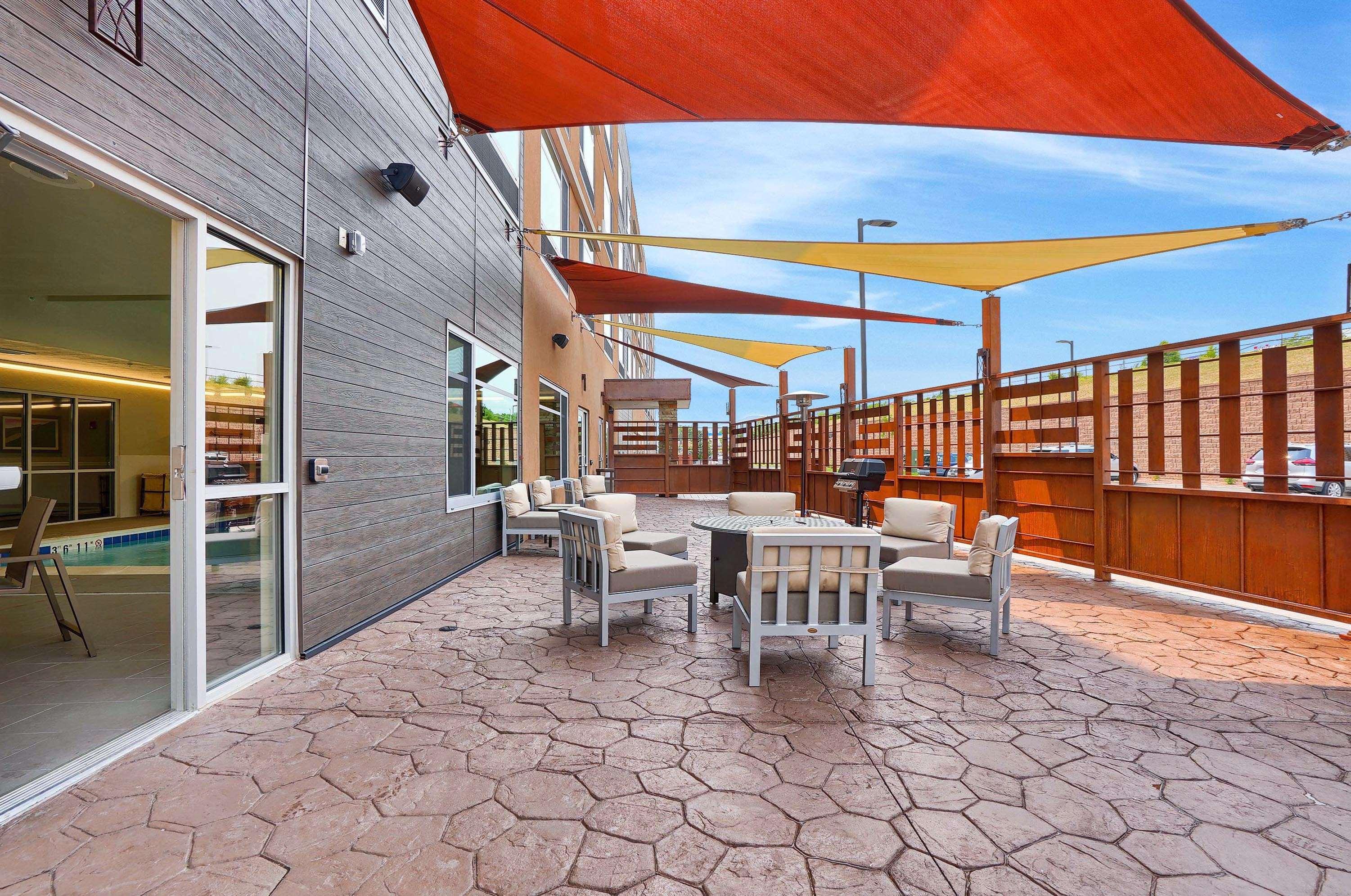 Best Western Plus Orange County Vidor Buitenkant foto
